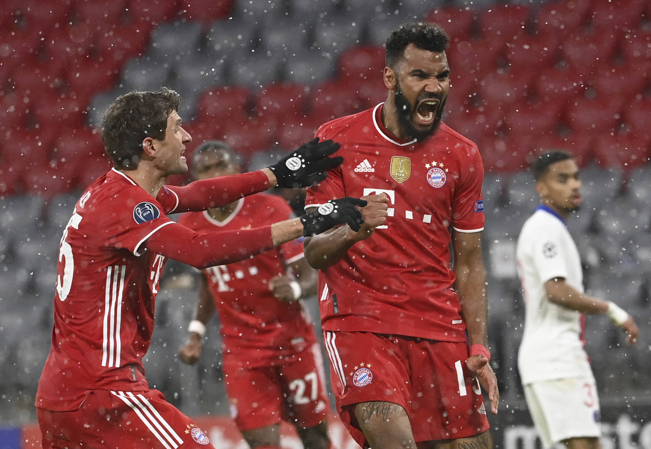 看了四年球了，在专科有一段时间刷抖音频繁给我推多...（看球四年了，专科那会刷抖音总是频繁给我推多...）