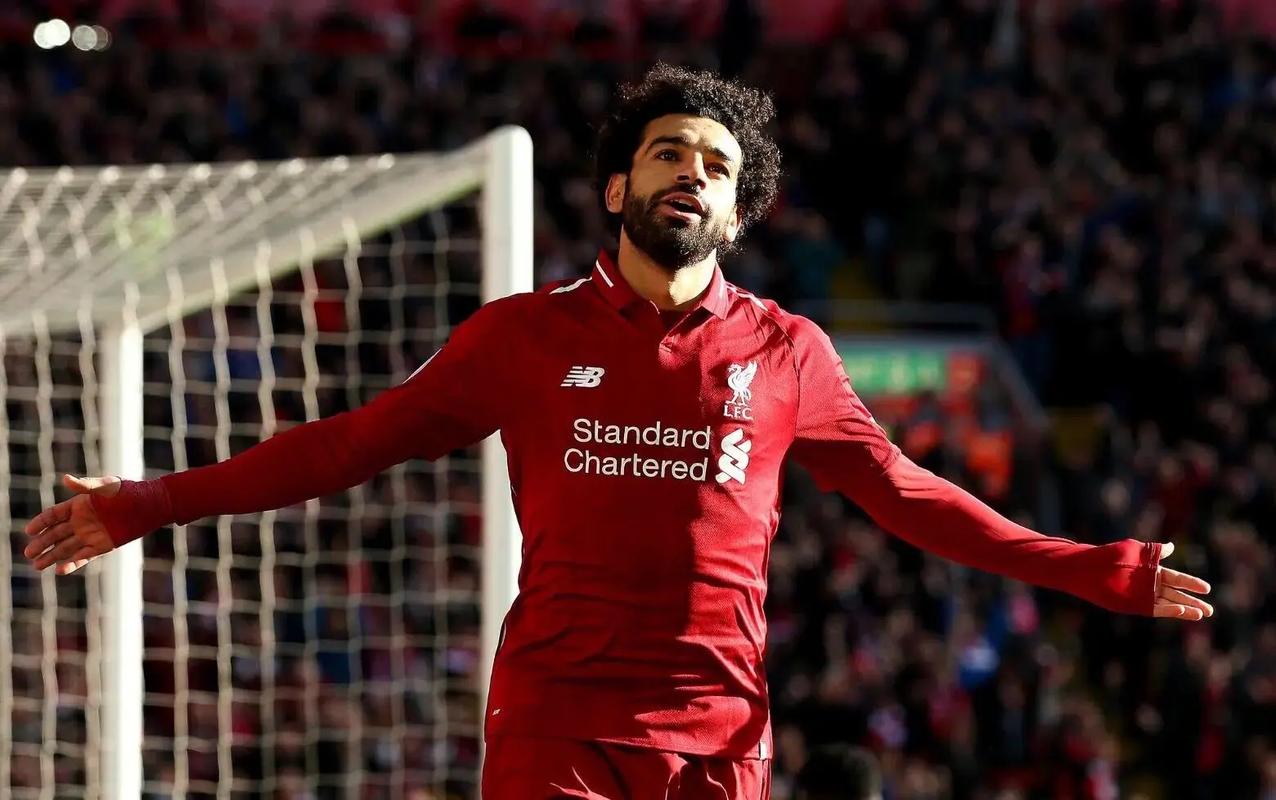 多特年轻前锋一战成名（多特新星前锋一战打响名号）