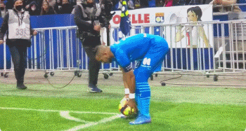 美记：快船会善待保罗，与经纪公司合作为保罗寻找合适下家（美媒：快船将妥善安置保罗，联手其经纪团队物色合适下家）