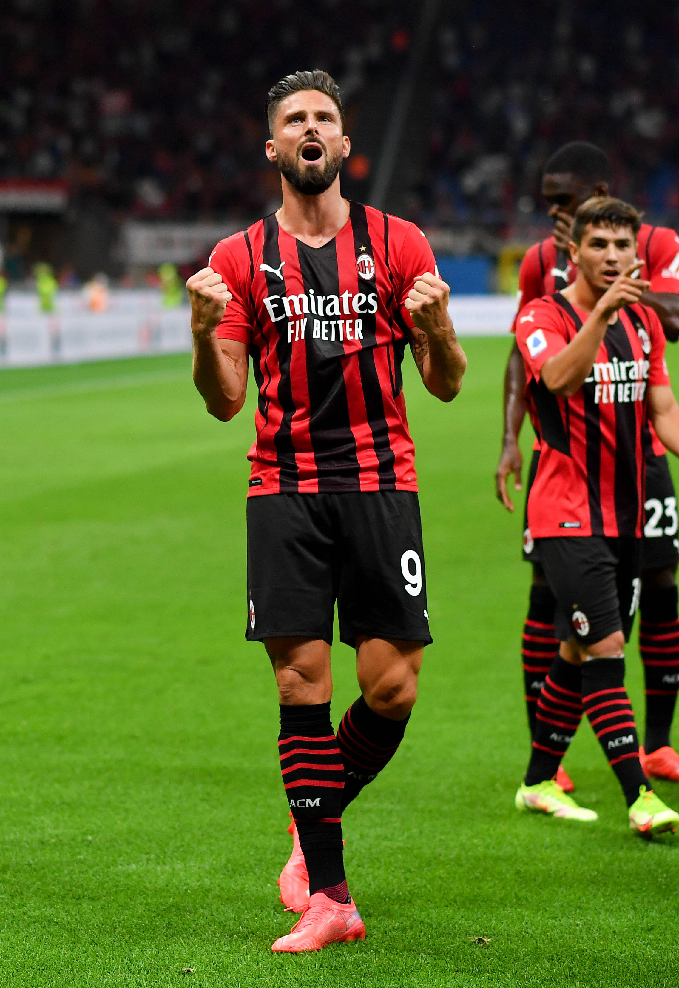 记者：曼联19岁前锋惠特利将租借加盟英甲北安普顿（记者：曼联19岁小将惠特利将以租借身份加盟英甲北安普顿）