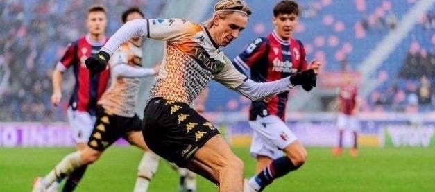 荷媒：阿贾克斯总监和滕哈格进行了长时间交谈，希望他二进宫