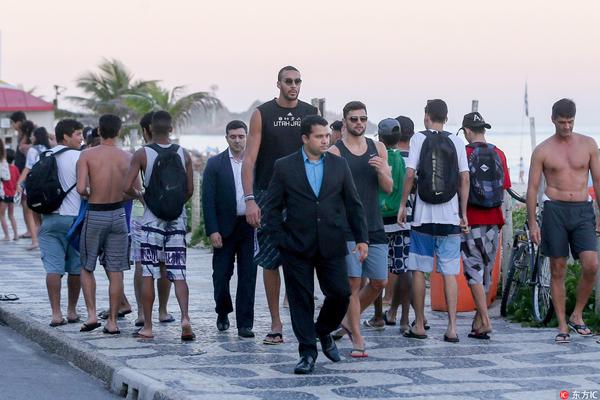 巴西中卫古斯塔沃入籍越南，将改名杜飞龙代表越南队（巴西中卫古斯塔沃归化越南，更名杜飞龙将代表越南队出战）