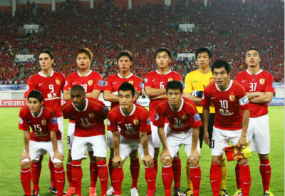 西甲半场：阿尔马达造险，拉波尔特伤退，毕尔巴鄂0-0马竞（西甲半场战况：阿尔马达屡造杀机，拉波尔特伤退，毕尔巴鄂暂0-0马竞）