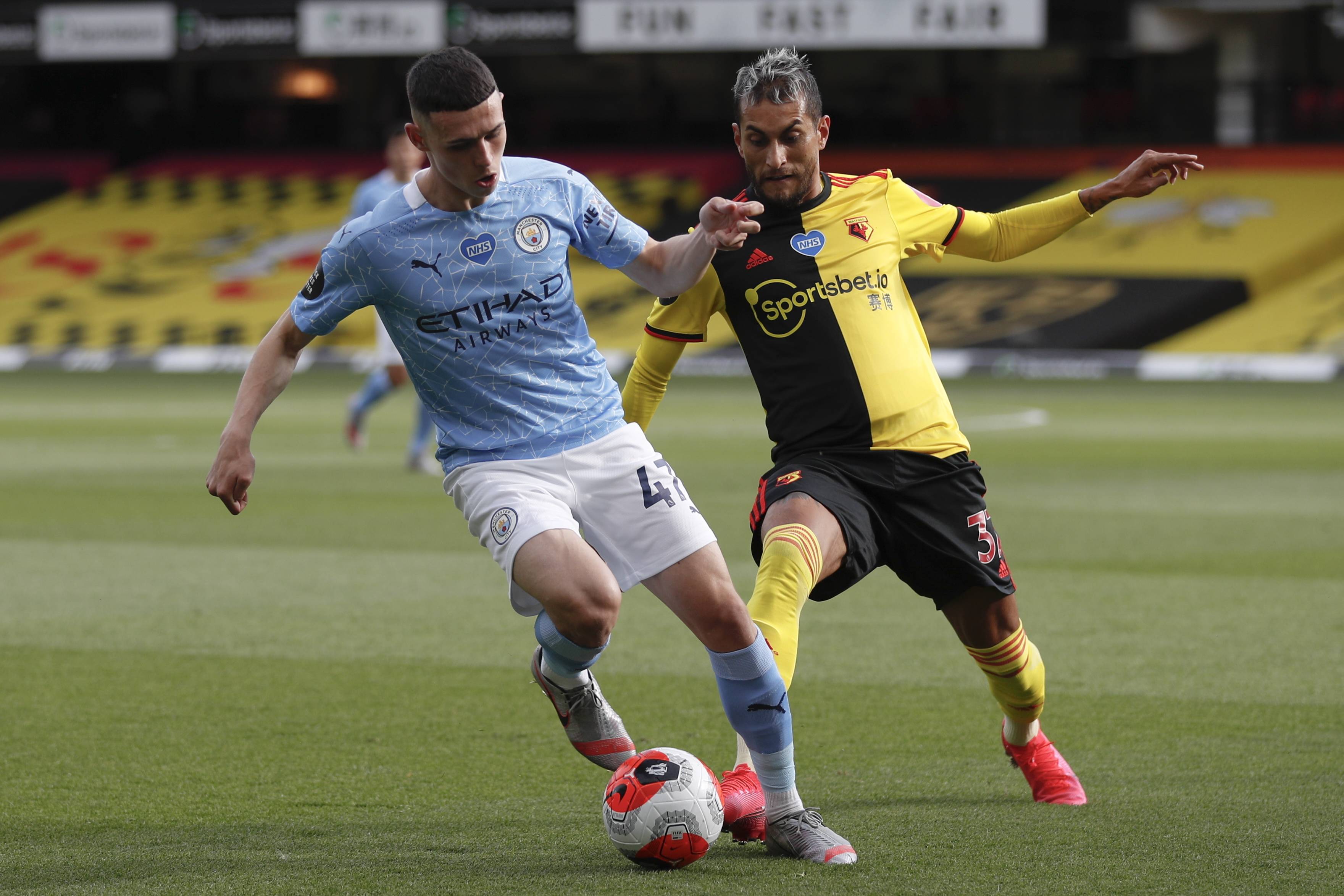 前米兰门将：圣地亚哥很难在意甲立足；球队真的很缺一名中锋（前米兰门神直言：圣地亚哥难在意甲站稳脚跟，球队亟需一名中锋）