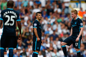 库普梅纳斯：我踢后卫感觉很好；斯帕莱蒂带来了积极的氛围（库普梅纳斯：踢后卫同样自在，斯帕莱蒂为球队注入积极氛围）