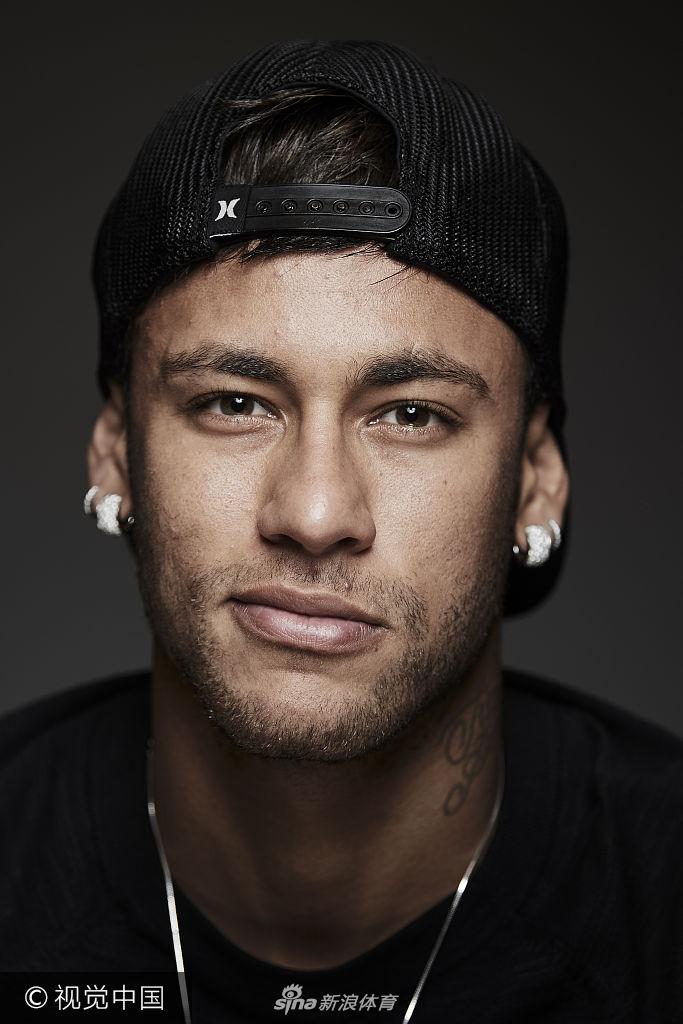 年轻后卫防守稳健，未来可期（新星后卫防守扎实，前景光明）