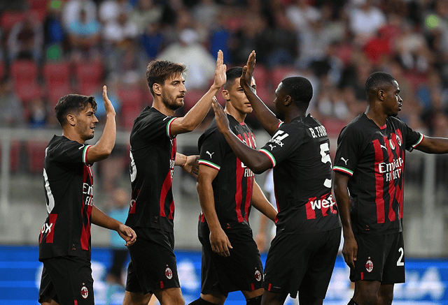 埃基蒂克成为西塞后首位为利物浦单场联赛打入2球的法国球员（埃基蒂克成西塞后首位在单场联赛为利物浦梅开二度的法国球员）