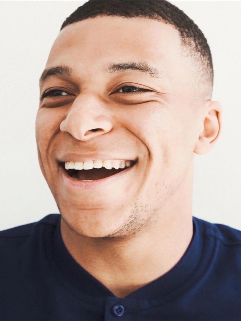 中国足球最悲情球队！梅州客家降级，球迷：再也不相信奇迹了！（中国足坛最悲情一幕！梅州客家宣告降级，球迷无奈：不再相信奇迹！）